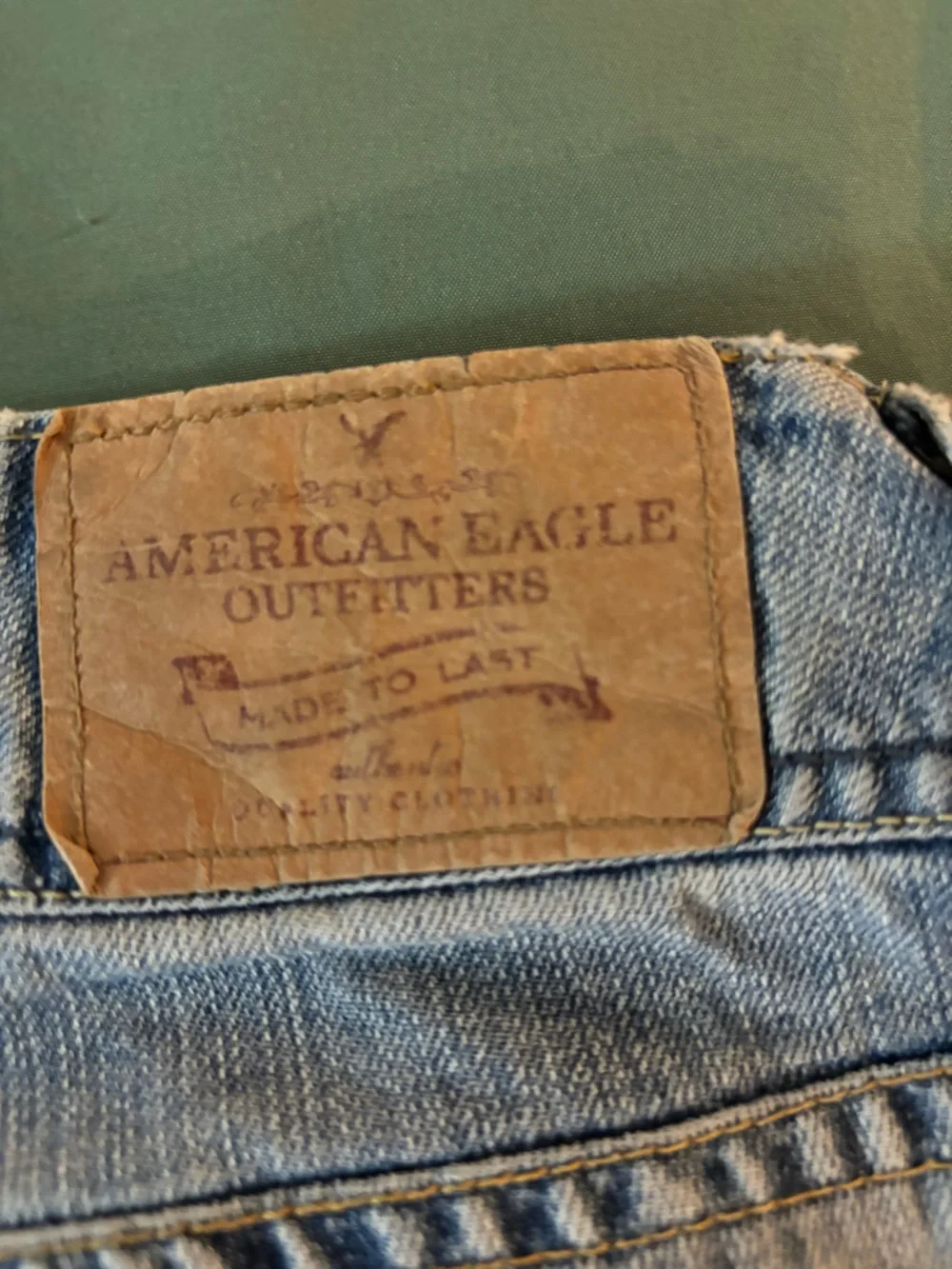 American Eagle Outfitters Light Blue Boyfriend Crop Jeans - Picture 4 of 7